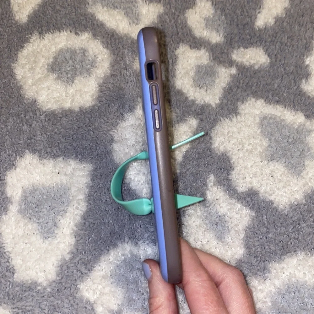 Loopy case - Picture 2 of 3